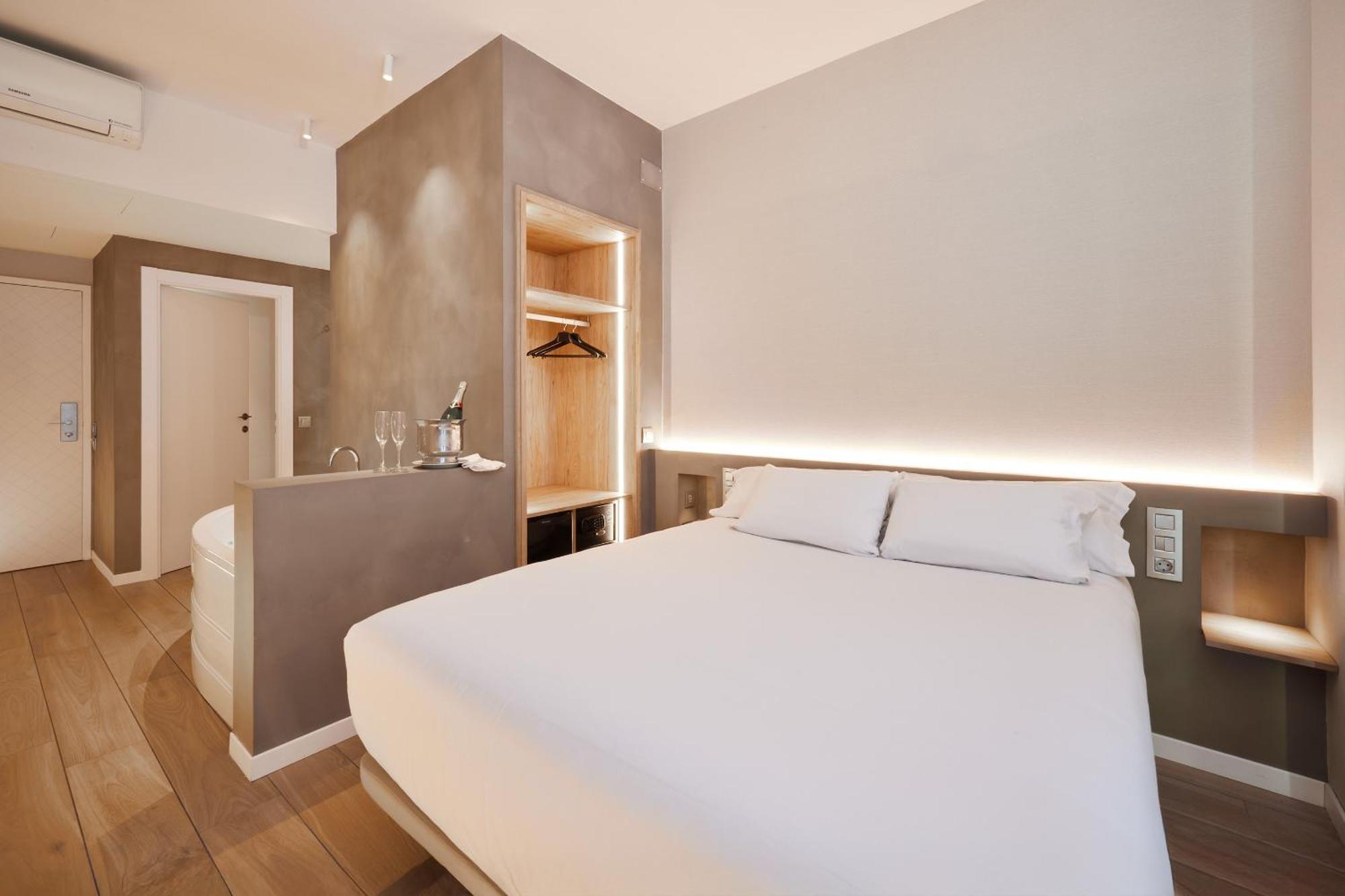 Barcelona Century Hotel Esterno foto